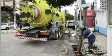 Prefeitura de Natal intensifica limpeza da drenagem e já ultrapassa 473 km de galerias desobstruídas