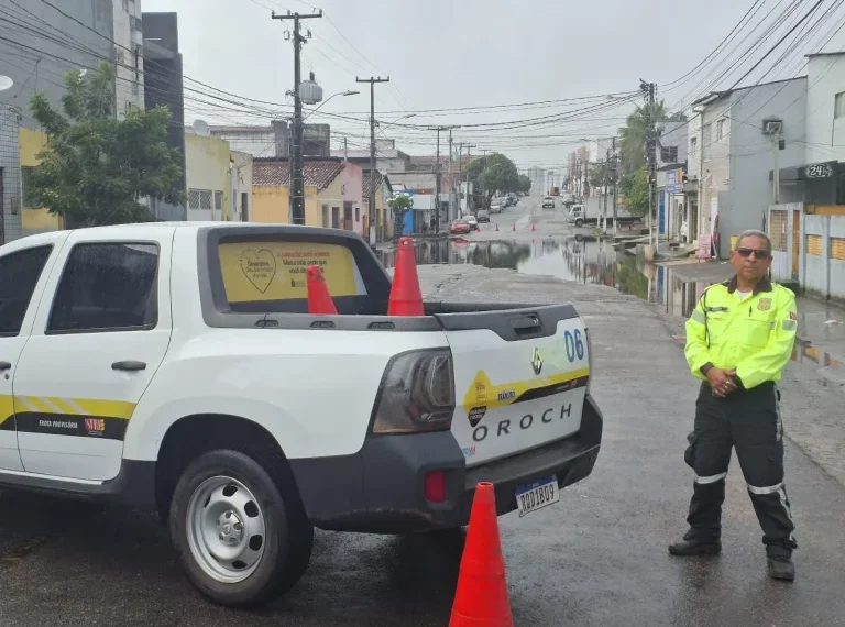 Trânsito em Natal tem 11 pontos transitáveis após chuvas, informa STTU