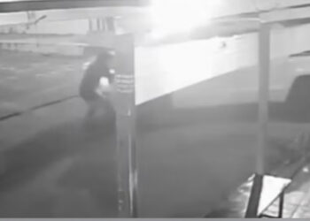 VÍDEO: Homem em situação de rua é atropelado por caminhonete em Natal