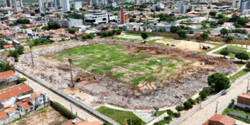 Foi concluída nesta segunda-feira a demolição do estádio Nogueirão