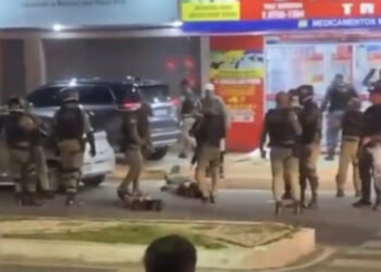 Três homens suspeitos de assalto são presos com veículo roubado em Mossoró