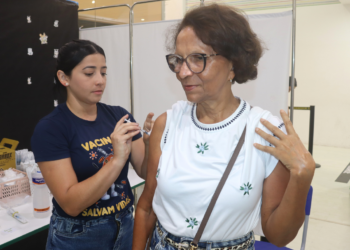 Ponto extra de vacinação do Shopping Midway Mall volta a funcionar em novo local na segunda (4)
