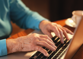 Digitalização do governo avança, mas exclui população sem acesso ou letramento digital