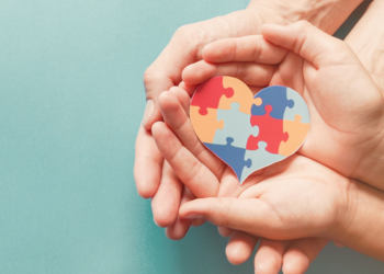 Campanha sobre autismo chega à 3ª edição e passa a atuar em mais de 200 condomínios de Natal