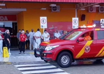 Princípio de incêndio atinge barbearia dentro de supermercado na Zona Sul de Natal