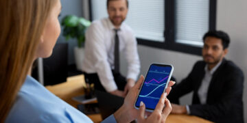 Como o Crédito do Trabalhador pode ajudar a reconstruir a saúde financeira dos colaboradores?