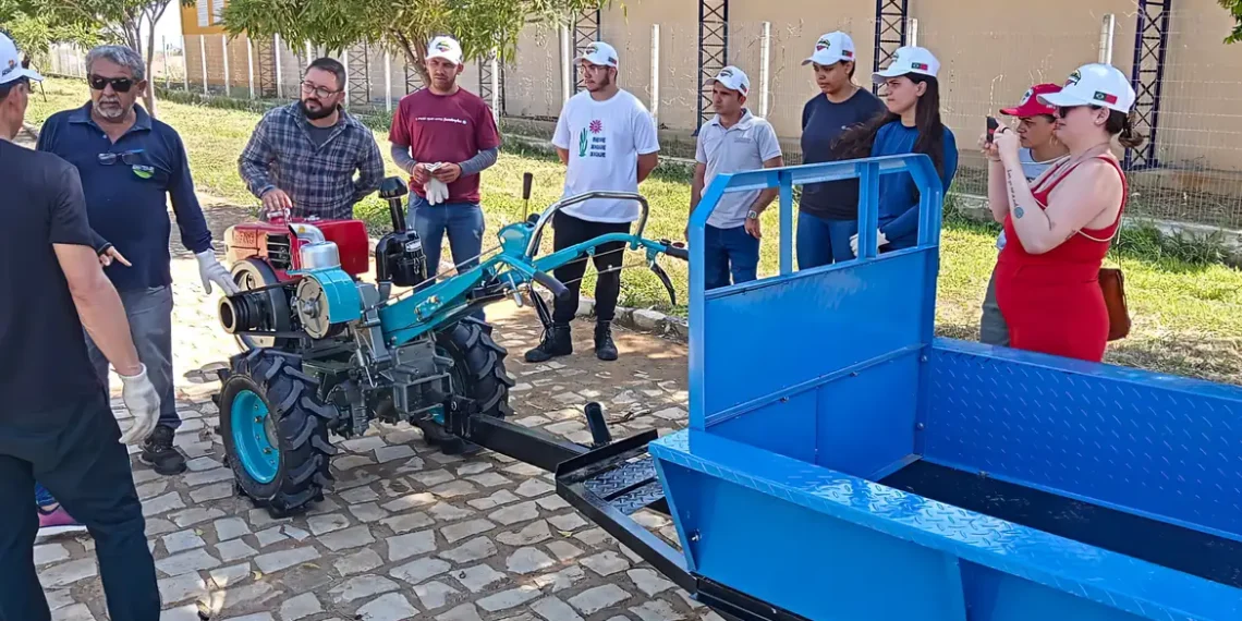 Máquinas chinesas reduzem custos agrícolas em até 95% no Oeste do RN