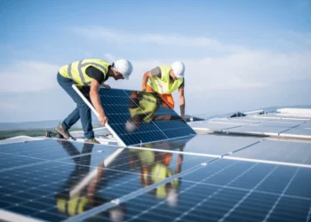 Nova regra encarece energia solar e desacelera expansão do setor no RN