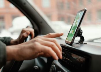 Motoristas ficam sem acesso a ganhos após falha em sistema de pagamentos da Uber