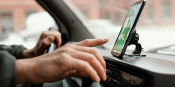 Motoristas ficam sem acesso a ganhos após falha em sistema de pagamentos da Uber