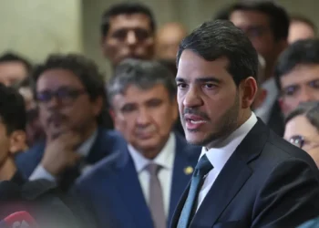 Senado rejeita Messias e impõe derrota histórica do governo Lula