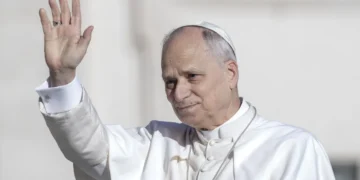 Após críticas de Trump, papa diz que vai continuar protestos contra guerra