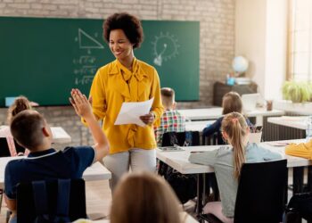 STF decide que professores temporários têm direito ao piso nacional do magistério