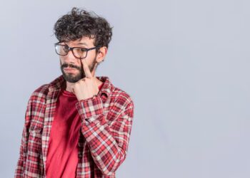 Prefeituras ampliam contratos temporários e substituem concursos por vínculos instáveis no RN