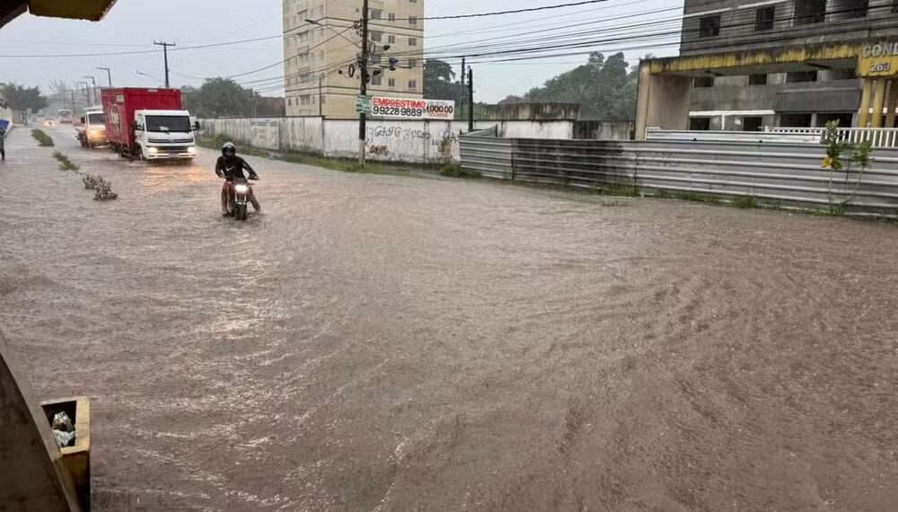 Chuvas intensas forçam mobilização da Defesa Civil e expõem limites da resposta urbana em Natal