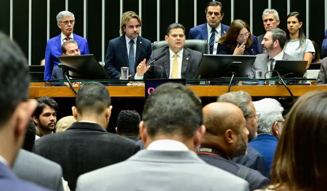 PL da Dosimetria: Congresso derruba veto de Lula e beneficia Bolsonaro; texto segue para promulgação