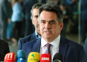 ‘Em comum acordo’, advogados deixam defesa do senador Ciro Nogueira, investigado no caso Master