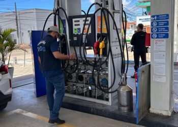 Operação conjunta do Ipem-RN, Polícia Civil e Procon-RN fiscaliza bombas de combustível e resulta em 38 reprovações e nove interdições