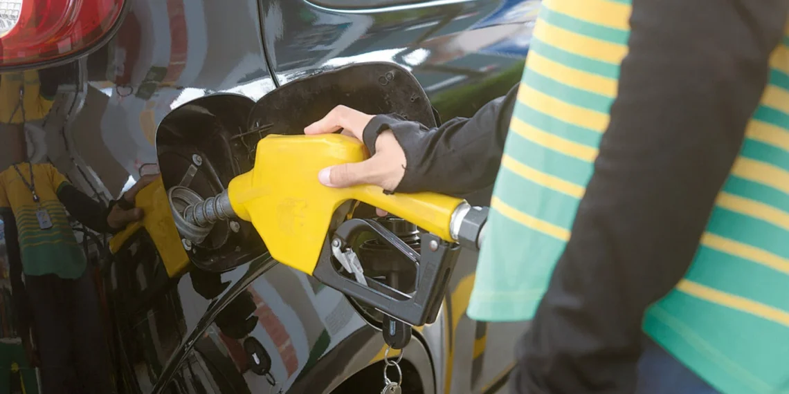 Governo Federal publica decreto com subsídio de R$ 0,44 por litro da gasolina