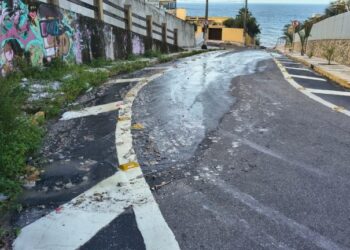 Vergonha: após multa milionária, Semurb volta a flagrar esgoto em Ponta Negra