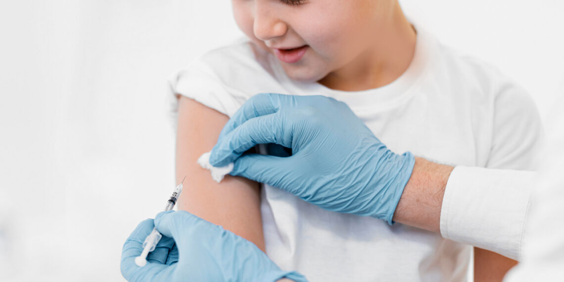Escolas públicas de Natal começam hoje (25) a aplicar vacinas contra gripe, Covid e HPV