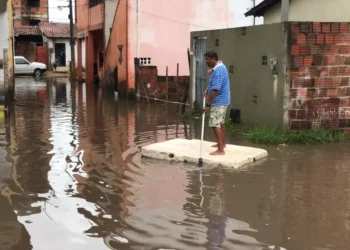 Prefeitura libera recursos após alagamentos e revela resposta reativa às chuvas em Natal
