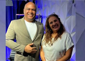 Do abandono à referência na comunicação: João Costa emociona ao revelar trajetória de superação em entrevista