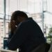 NR-1 passa a valer nesta terça (26) com novas exigências sobre saúde mental no trabalho