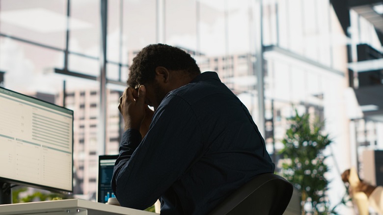 NR-1 passa a valer nesta terça (26) com novas exigências sobre saúde mental no trabalho