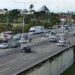 Colisão envolvendo uma carreta e quatro carros provoca congestionamento na BR-101, em Natal