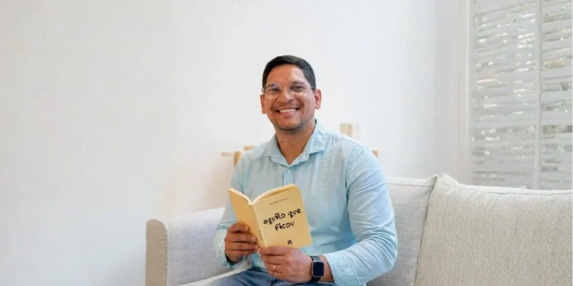 Jornalista Wender Gomes estreia na literatura com livro sobre memória e pertencimento