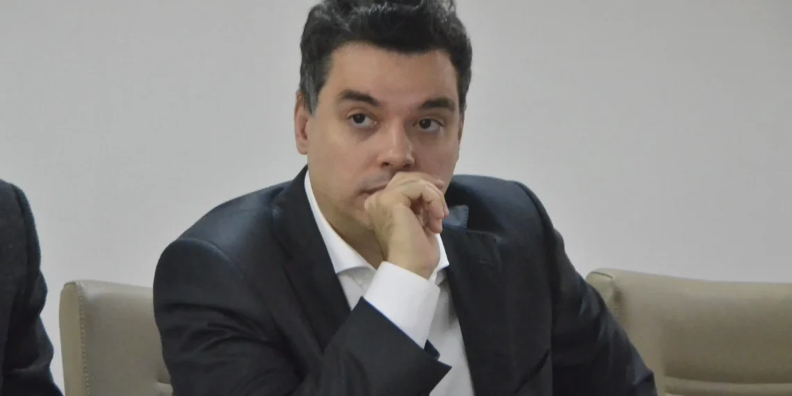 Dívida bilionária do RN e quebra de confiança foram os motivos de Walter Alves não assumir o Governo