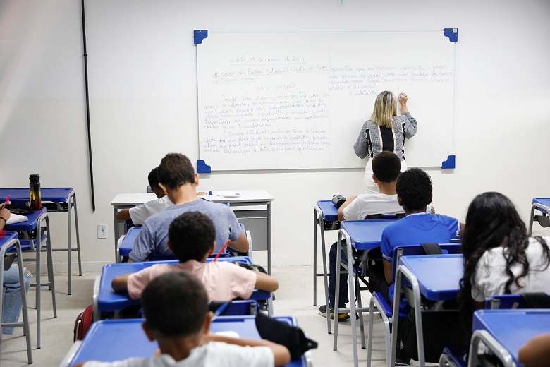 Nova parcela dos precatórios do FUNDEF chega às contas dos professores