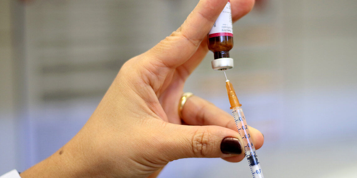 Nova vacina do SUS passa a proteger contra 20 variantes do pneumococo
