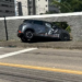 Carro derruba parte de muro de condomínio em acidente na Zona Sul de Natal
