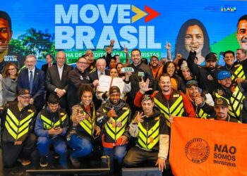 Governo do Brasil cria programa com até R$ 30 bi em crédito para motoristas de aplicativos e taxistas financiarem carro novo