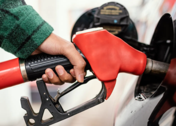 Preço do diesel acumula queda de 4,5%, mas segue acima do nível pré-guerra