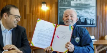 Lula sanciona lei que garante renovação automática da CNH