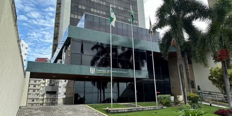 TCE alerta 52 prefeituras no RN sobre servidores com possíveis acúmulos irregulares de cargos