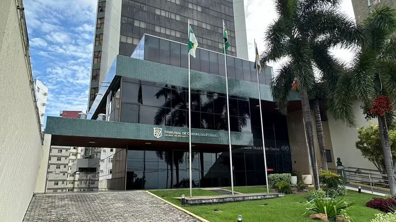 TCE alerta 52 prefeituras no RN sobre servidores com possíveis acúmulos irregulares de cargos