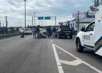 Passageira de moto por aplicativo morre em acidente na BR-101 na Grande Natal