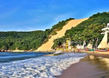 Boletim aponta seis trechos impróprios para banho no litoral da Grande Natal