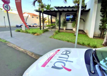 Juíza vê irregularidades e suspende pesquisa que pôs Álvaro em 1º lugar