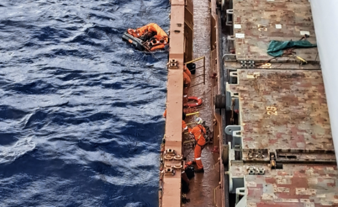 Embarcação que seguia para Fernando de Noronha naufraga; seis tripulantes foram resgatados no litoral do RN