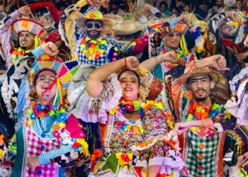 Mais de 15 quadrilhas marcam a primeira noite do São João do Povo