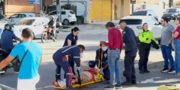 Motociclista é arremessado após avançar sinal nos cruzamentos das avenidas Antônio Basílio e Romualdo Galvão