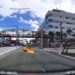 [VÍDEO] Motociclista é arremessado após ser atingido por carro na zona Sul de Natal; veículo pegou fogo