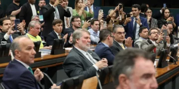 Comissão da Câmara aprova redução da maioridade penal para 16 anos