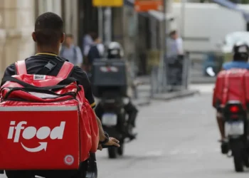Natal ganha ponto de apoio para entregadores de aplicativos — e expõe a precariedade que sustenta os apps