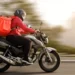 Governo prepara crédito para motociclistas de aplicativo e aposta em modelo que amplia dependência do trabalho por plataformas